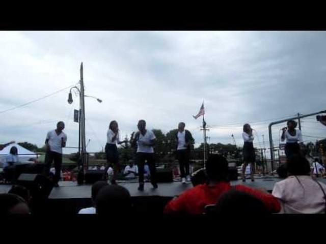 Livre' at Donnie McClurkin's Church without walls #1 Worship medley