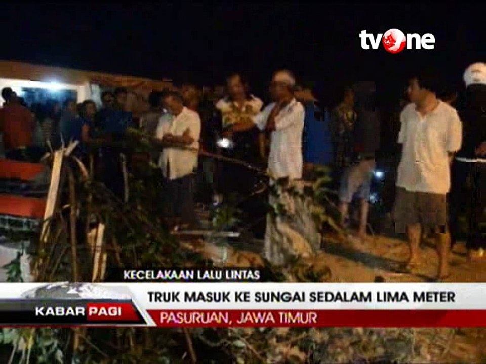 Usai Tabrak Motor, Truk ini Masuk Jurang