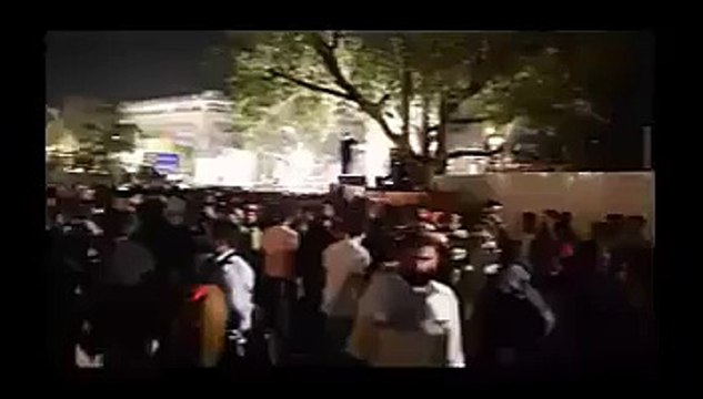 Watch How Police Stops The N League Voters Came to PTI Jalsa For Teasing Girls