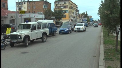 GRABITJE ME MASKA NE SHKOZET VIDHEN 2 MILIONE LEKE NE KEMBIM VALUTOR LAJM