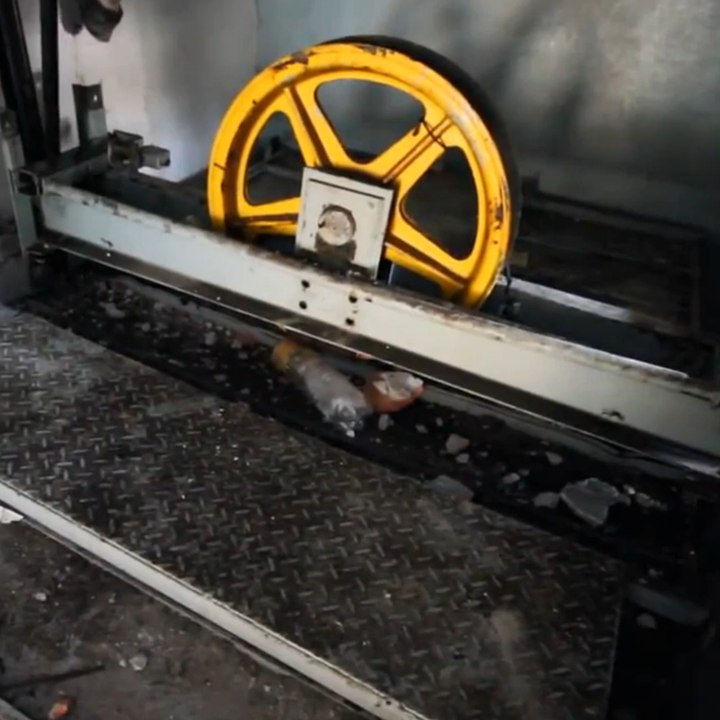 A horrifying elevator crash