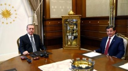 Ankara Kulislerini Sallayan Görüşme! Davutoğlu 18.00'de Beştepe'ye Çıkıyor