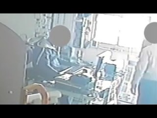 Bari - Minacciano imprenditore: "Siamo di San Pio". Due arresti (04.05.16)