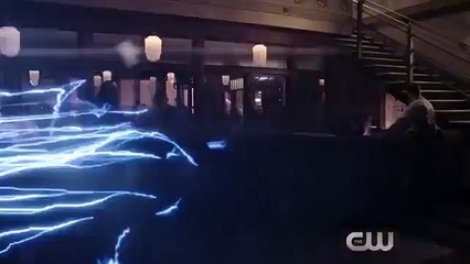 The Flash 2. Sezon 20. Bölüm Fragmanı