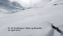 Déneiger une route recouverte de 4m de neige en Norvège. Images magnifiques