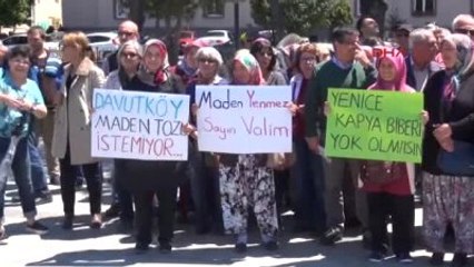 Çanakkale Köylü Kadınlardan Maden Kamyonlarına Valilik Önünde Protesto