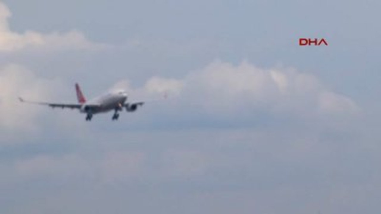 Elektrik Yüklü Bulutlar Hava Trafiğini Etkiledi