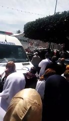 CHU Mustapha Bacha: des médecins dispersés avec des jets d'eau