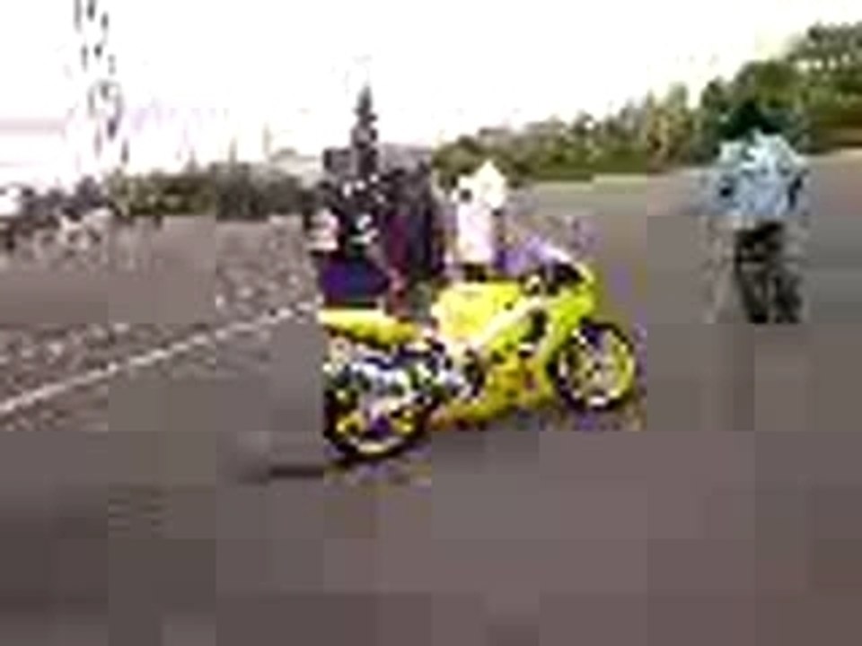 900 CBR FIRE BLADE sur 4 roues