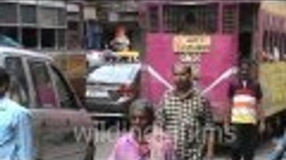 Kolkata (Calcutta) Trams - Esplanade  : wildindiafilms