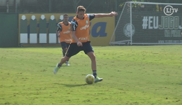 Fabiano faz primeiro treino com bola no Palmeiras