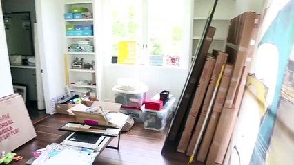 Spalma Della Colla Sulle Vecchie Scarpe Da Tennis, Il Motivo è Geniale! Corro Subito A Provarlo!