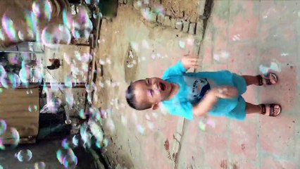 Bé chơi bong bóng - nhạc thiếu nhi vui nhộn -- Bài hát mẹ ơi tại sao- Bé Bảo An