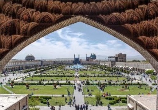 Man Documents the Wonders of Isfahan