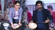 Kareena Making Chapati For Arjun Kapoor In Public - Ki &  Ka