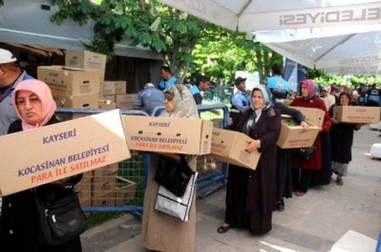 Domates Fidesi Alabilmek İçin Birbirleriyle Yarıştılar