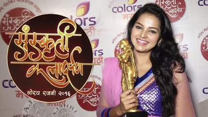 Titiksha Tawde Receives Best Debut Actress (Female) At Sanskruti Kaladarpan 2016