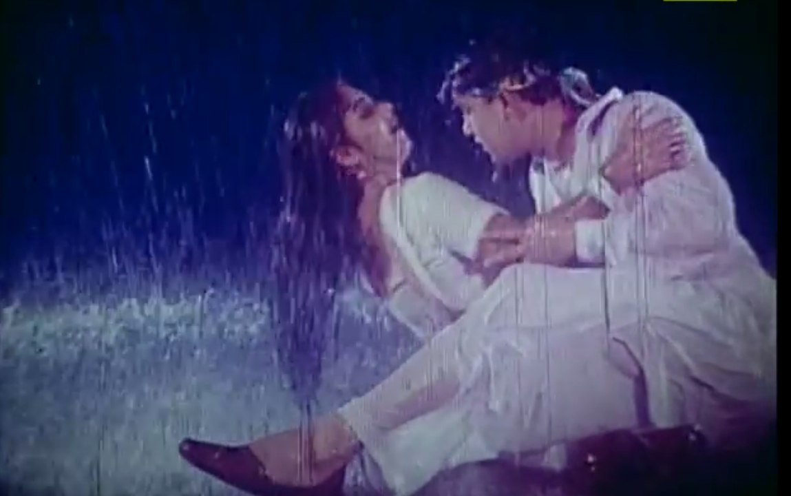 নদীতে জল ছাড়া - শাকিল, মৌসুমী || Bangla Movie Rain Hot Song 2016