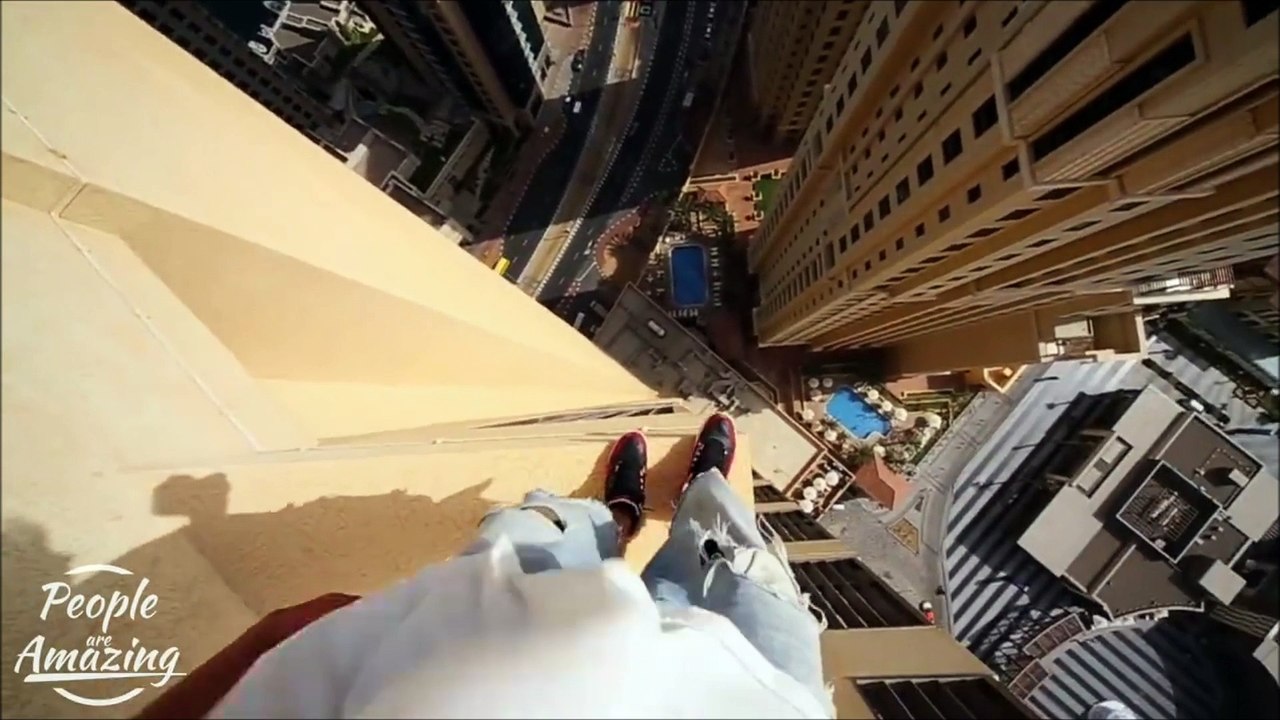 This guy is a true definition of a daredevil