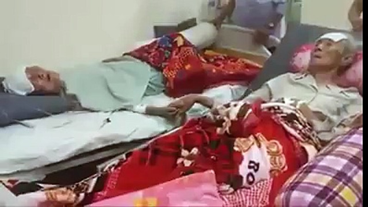 Yêu...là nằm tay nhau cùng đi tới cuối con đường