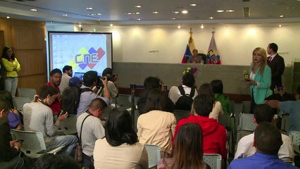 Comienza revisión de firmas por referendo contra Maduro
