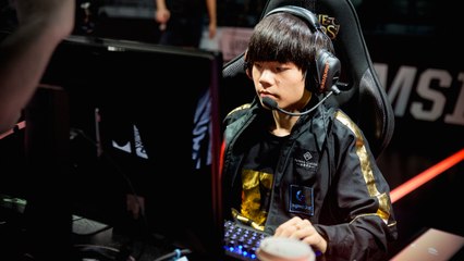 MSI 2016 - Day 1: Royal Never Give Up vs Counter Logic Gaming