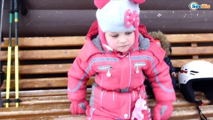 ✔Беби Борн с Ярославой катаются на лыжах в Буковеле. Последний день Путешествия / Doll Baby Born ✔