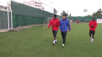 Eto'o'dan Gazetecilere "Merhaba Baba"