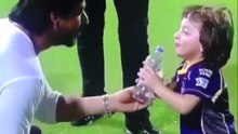 SRK and Abram throwing water at each other will be the cutest thing you will watch today