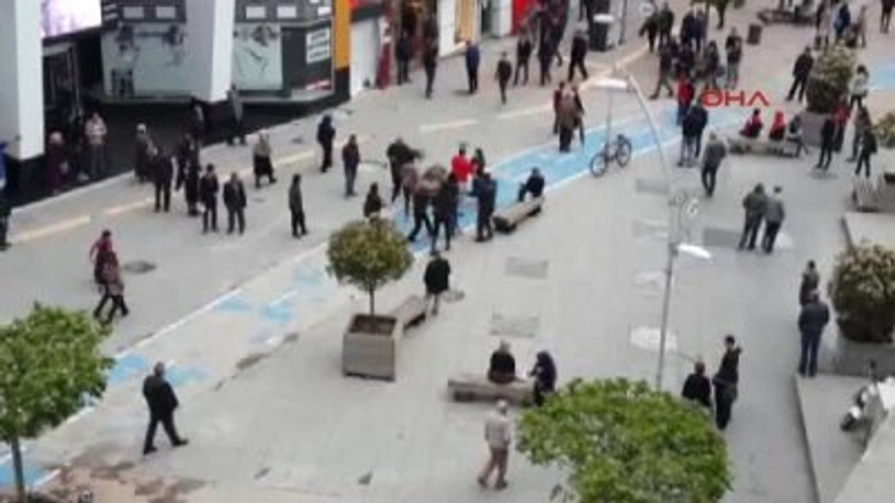Bolu Liseli Kızlar Caddede Birbirine Girdi