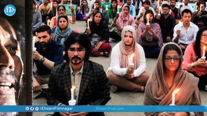 Sarabjit Movie Team Photos With Fans - Aishwarya Rai || Randeep Hooda || Richa Chadda