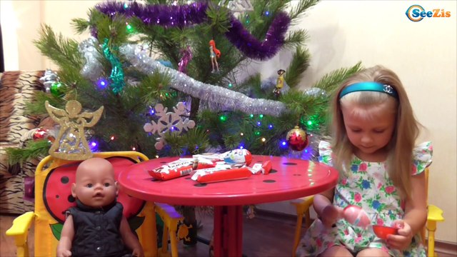 ✔ Беби Борн и Ярослава распаковывают подарок от Деда Мороза – Kinder Maxi Mix / Doll Baby Born ✔