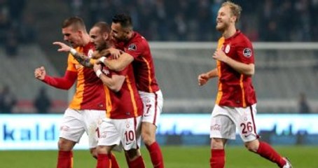 Galatasaray'da Semih Kaya ve Chedjou, Beşiktaş Maçında Oynayamayacak