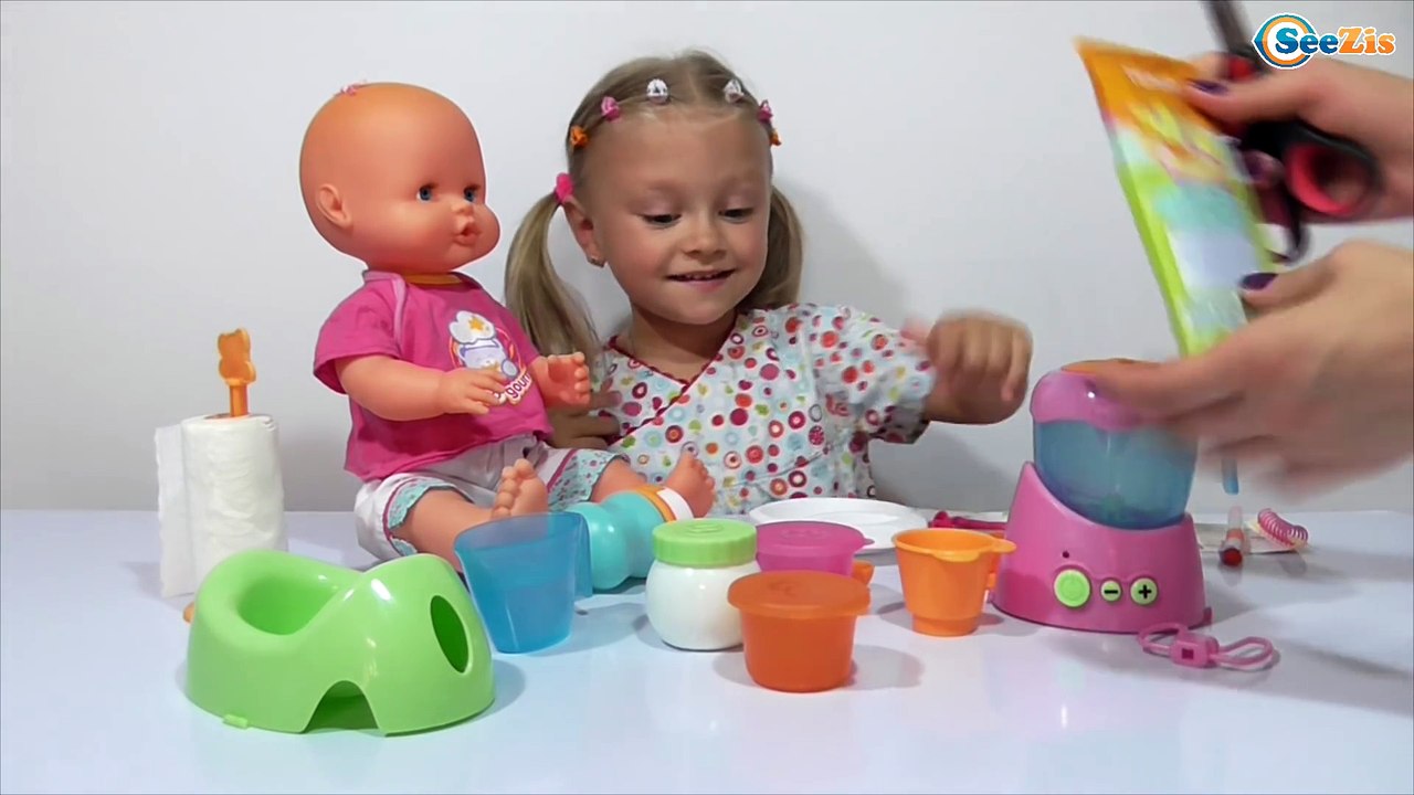 ✔ Кукла Ненуко. Ярослава готовит кашу и кормит малыша / Doll Nenuco eats porridge with Yaroslava ✔
