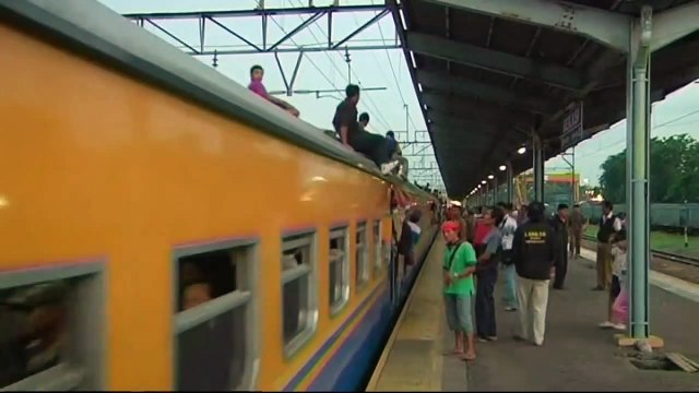 Des boulets contre les fraudeurs sur les toits des trains