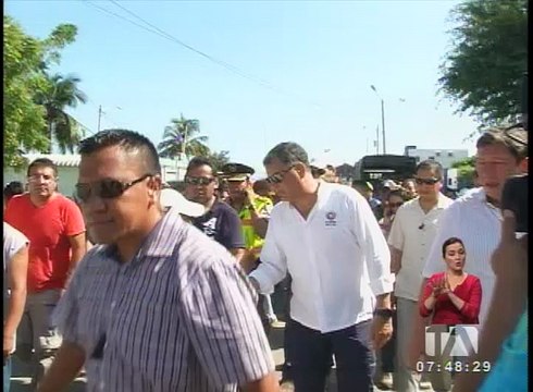 Ecuador continúa recibiendo ayuda económica de otros países