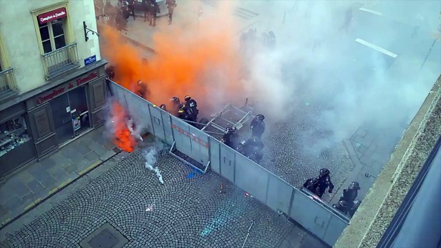 Un cocktail Molotov explose sur les CRS Rennes