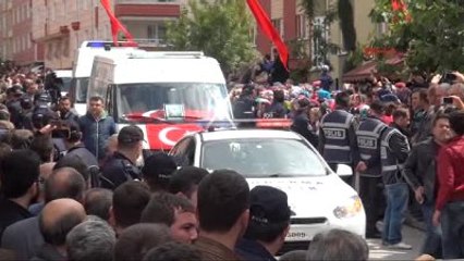 Şehidi 15 Bin Kişi Uğurladı