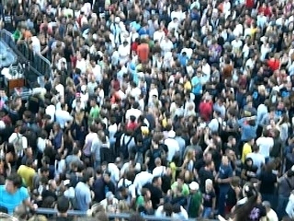 DAFT PUNK PREMIERE PARTIE SEBASTIAN & KAVINSKY NIMES ARENES