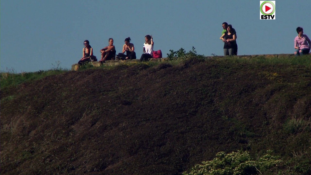 Sopelana: Olas y Surfistas Barinatxe - Euskadi Surf TV