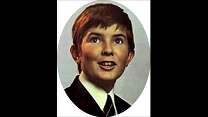 Richard Bonsall boy soprano) sings La Golondrina