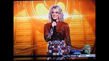 Carrie Underwood presenting Male Vocalist to Luke Bryan at 2016 ACCAs