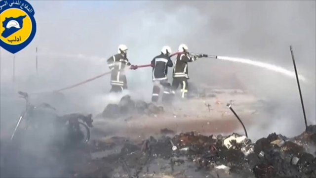 النظام السوري يقتل ويجرح عشرات النازحين بمخيم الكمونة