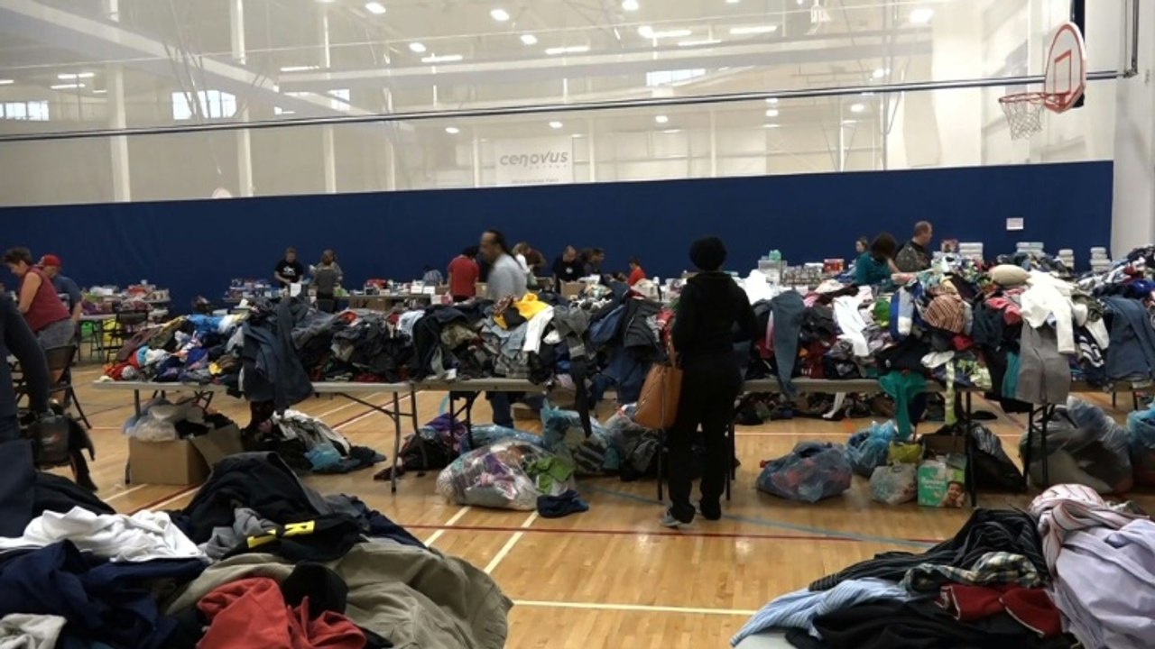 Canada: Fort McMurray interdite pour longtemps, pont aérien en cours