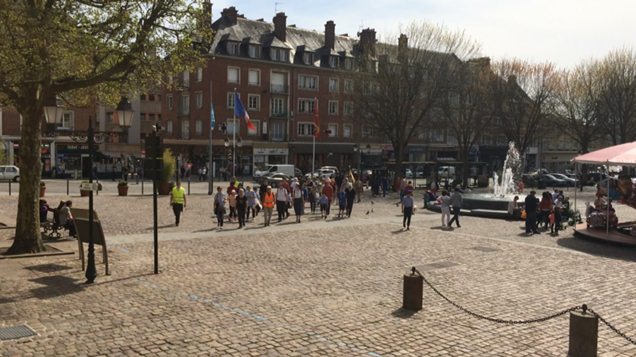 La marche des vocations réunit 500 personnes à Lisieux