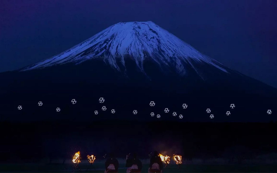 Un feu d'artifice numérique, 20 drones illuminés par 16 500 LEDs