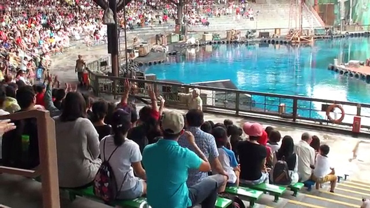 Waterworld - Universal Studios Singapore - YouTube