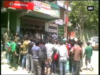 3 policemen injured in grenade attack