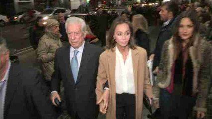 Vargas Llosa e Isabel Preysler llegan juntos a un musical en Buenos Aires
