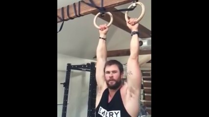 Chris Hemsworth decides between Team Cap and Team Iron-Man for Captain America  Civil War